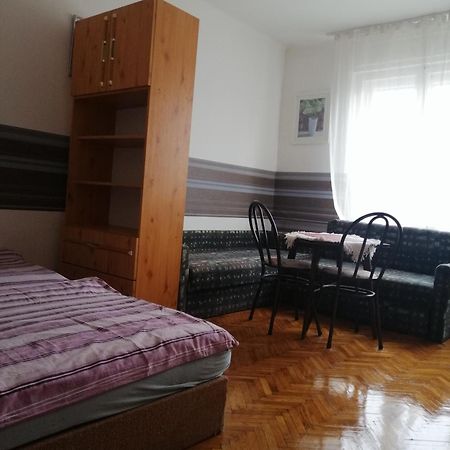 Belvarosi Vendeghaz Miskolc Bagian luar foto