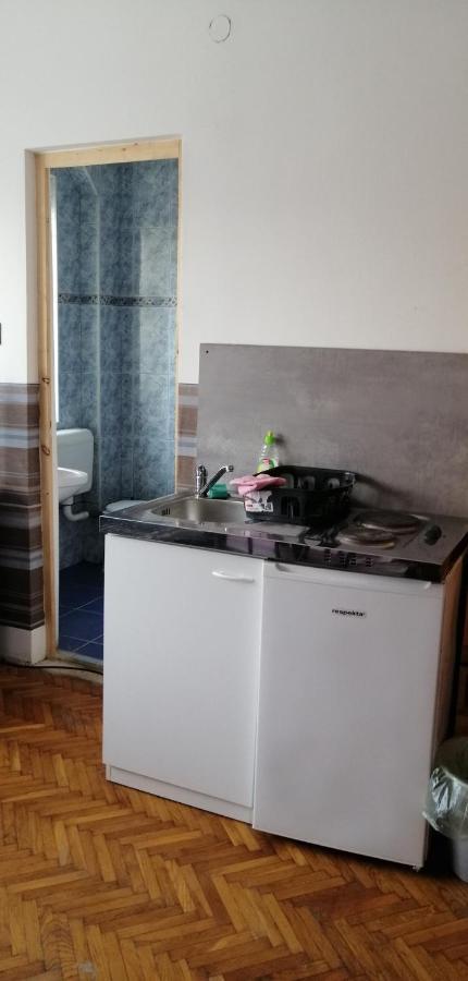Belvarosi Vendeghaz Miskolc Bagian luar foto