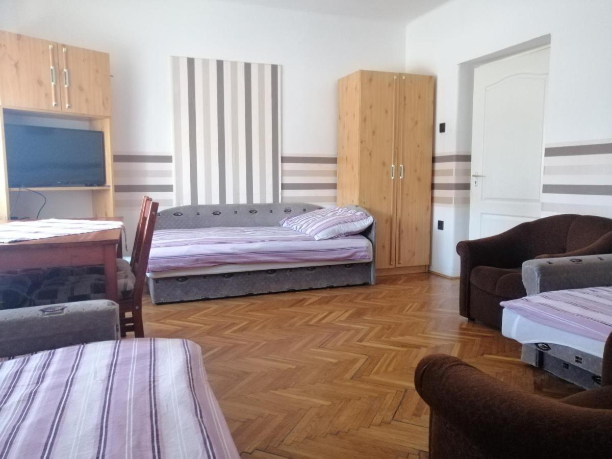 Belvarosi Vendeghaz Miskolc Bagian luar foto