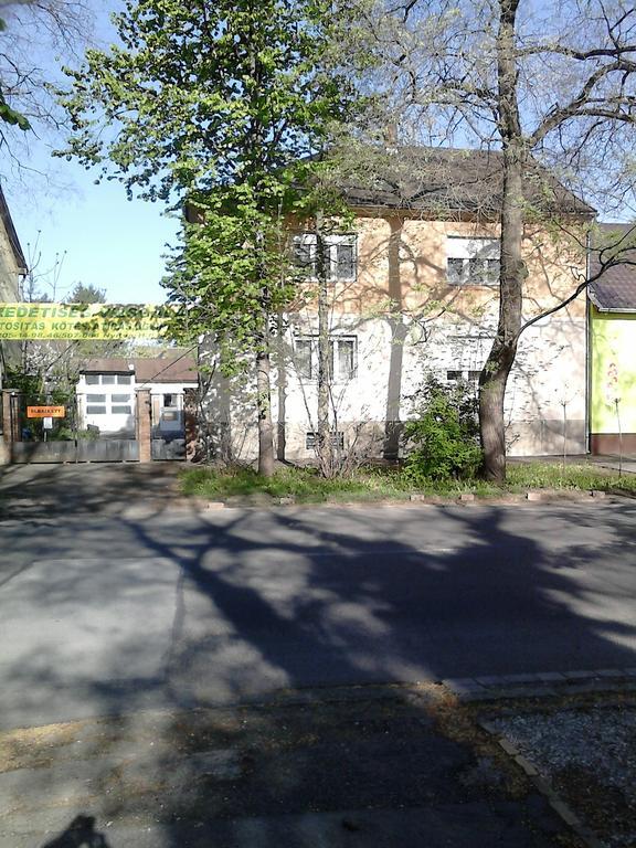 Belvarosi Vendeghaz Miskolc Bagian luar foto